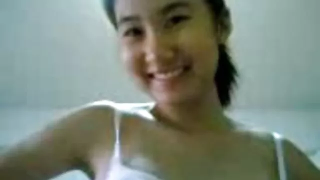 Nóng khiêu dâm, không giấy đăng ký  Một cô gái tóc vàng ra khỏi phòng tắm và phim sex khong che moi nhat vuốt ve mình, thể thao tinh