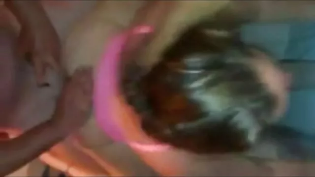 Nóng khiêu dâm, không giấy đăng ký  Tóc ngắn cô gái đầu hàng phim sex nhat ko che để cậu bé trên giường