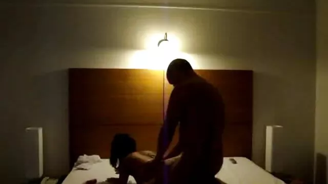 Nóng khiêu dâm, không giấy đăng ký  Các bạn trẻ, tóc nhat ko che vàng, Elizabeth Jolie trong hồ bơi với một chàng trai