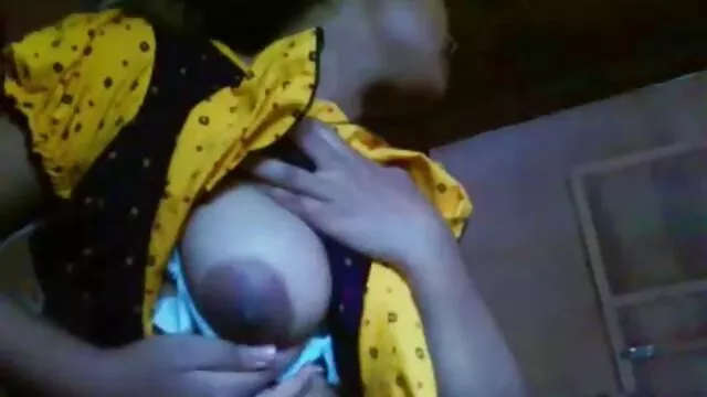Nóng khiêu dâm, không giấy đăng ký  Mát-xa ngồi trong miệng của khách hàng và cho anh xxx nhật bản ko che một massage