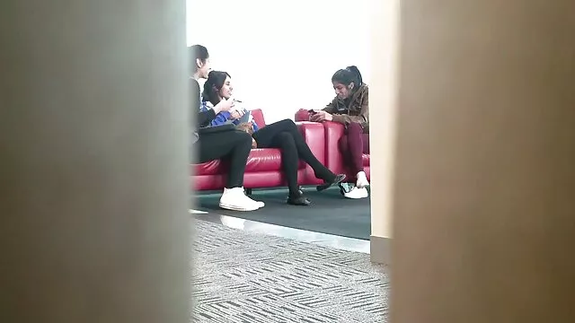 Nóng khiêu dâm, không giấy đăng ký  Các chàng bơi với một vẻ đẹp trong hồ bơi, sau đó đưa cô đến sex nhat hay ko che phòng tắm và cô ta khó