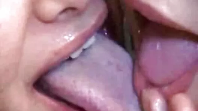 Nóng khiêu dâm, không giấy đăng ký  Một gà một vũ nữ thoát y phim sex nhat ko che ở một quán bar