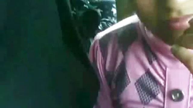 Nóng khiêu dâm, không giấy đăng ký  Liếm tình dục của mình, bạn gái, anh đẩy sextile nhật bản ko che ngan dương vật của ông ấy trong miệng và sau đó, tiếp cận cô ấy mông bôi trơn cô với dầu.